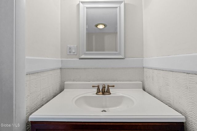 1552 3rd Avenue, Watervliet, NY 12189