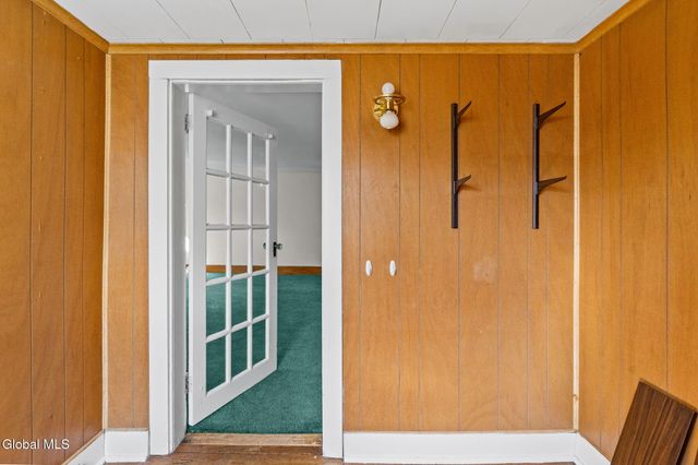 1552 3rd Avenue, Watervliet, NY 12189