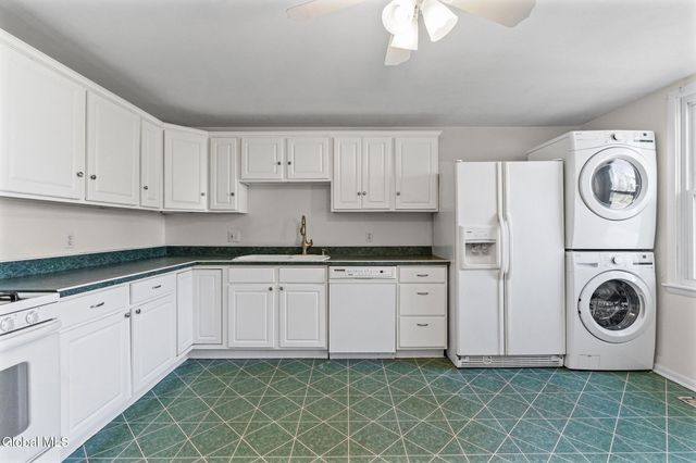 1552 3rd Avenue, Watervliet, NY 12189