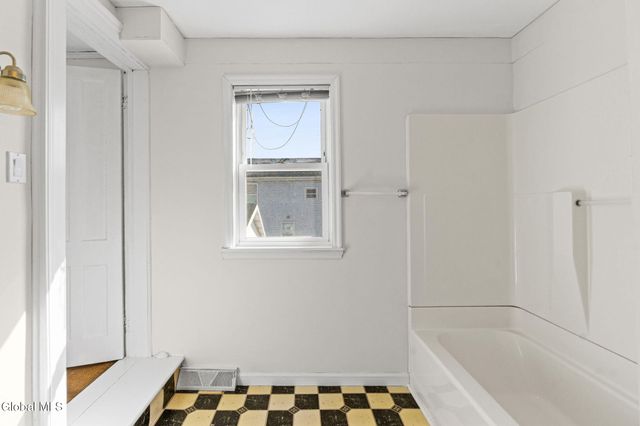 1552 3rd Avenue, Watervliet, NY 12189