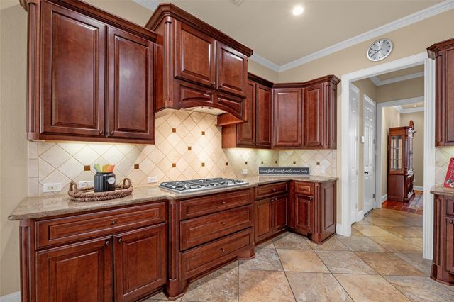 1011 Wyndham Way, Sugar Land, TX 77479