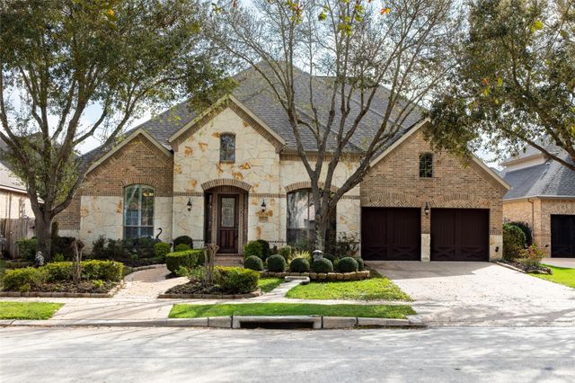 1011 Wyndham Way, Sugar Land, TX 77479