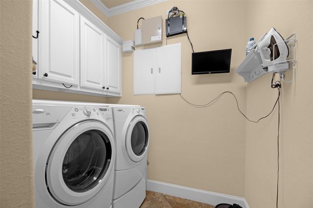 1011 Wyndham Way, Sugar Land, TX 77479