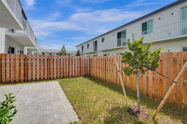 732 SE 13th Court 732, Homestead, FL 33034