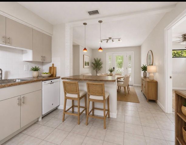 930 MONTROSE BOULEVARD N, St Petersburg, FL 33703