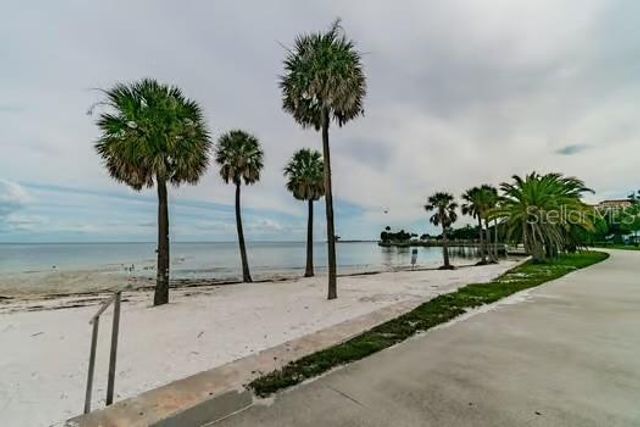 930 MONTROSE BOULEVARD N, St Petersburg, FL 33703