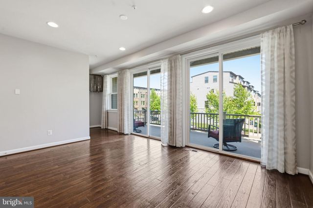 22353 TRAILVIEW CROSSING TER, Ashburn, VA 20148