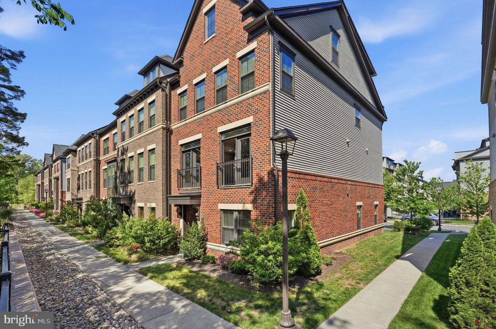 22353 TRAILVIEW CROSSING TER, Ashburn, VA 20148