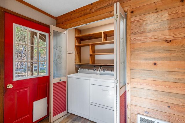 1956 E Fork Road, Williams, OR 97544