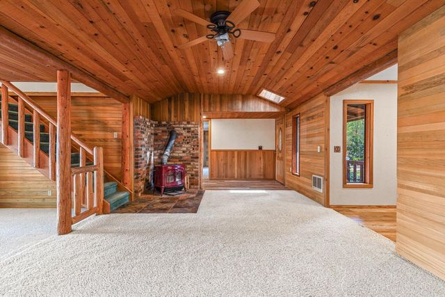 1956 E Fork Road, Williams, OR 97544