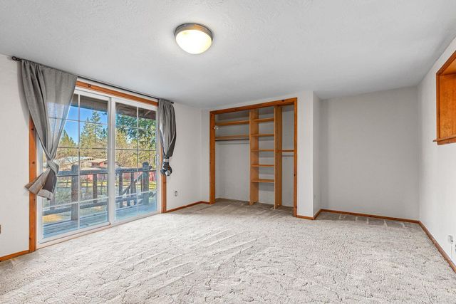 1956 E Fork Road, Williams, OR 97544