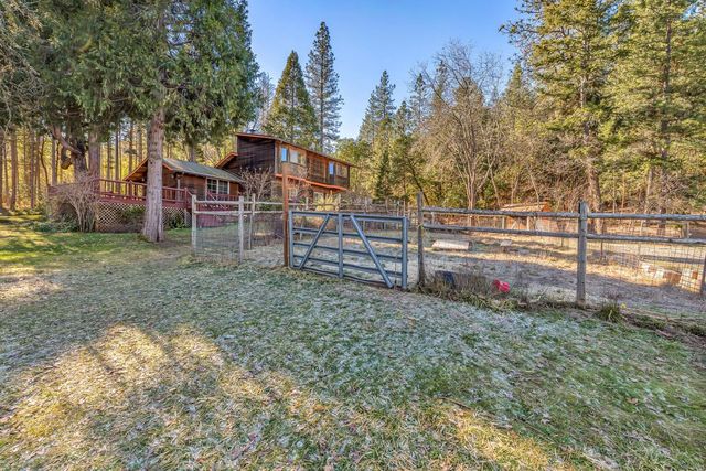 1956 E Fork Road, Williams, OR 97544