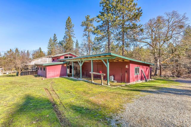 1956 E Fork Road, Williams, OR 97544