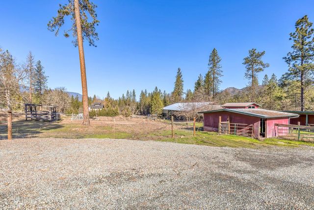 1956 E Fork Road, Williams, OR 97544
