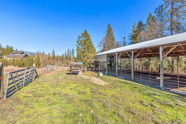 1956 E Fork Road, Williams, OR 97544