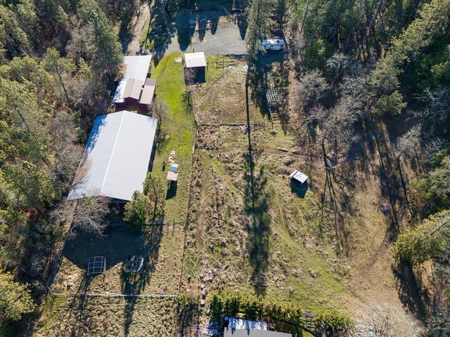 1956 E Fork Road, Williams, OR 97544