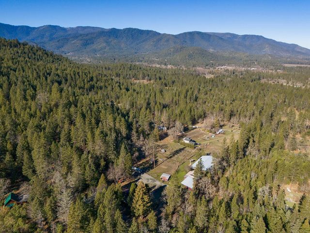 1956 E Fork Road, Williams, OR 97544