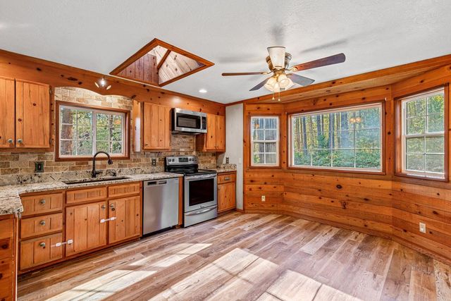 1956 E Fork Road, Williams, OR 97544