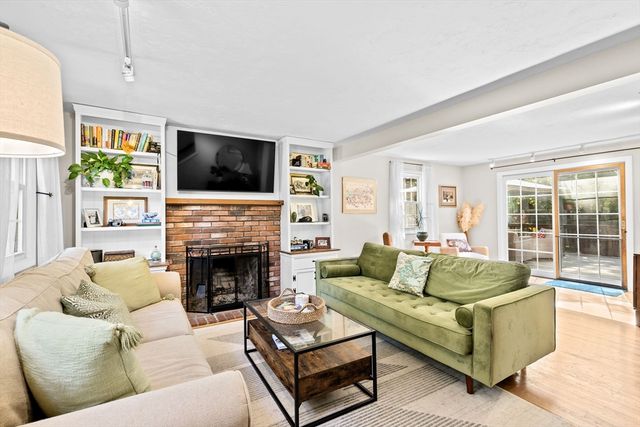 66 Maureen Way, Plymouth, MA 02360