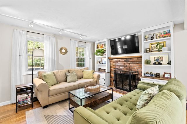 66 Maureen Way, Plymouth, MA 02360