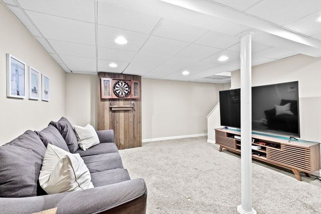 66 Maureen Way, Plymouth, MA 02360