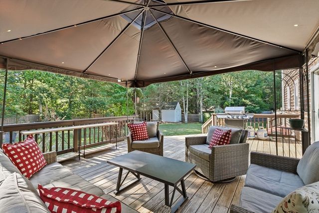 66 Maureen Way, Plymouth, MA 02360