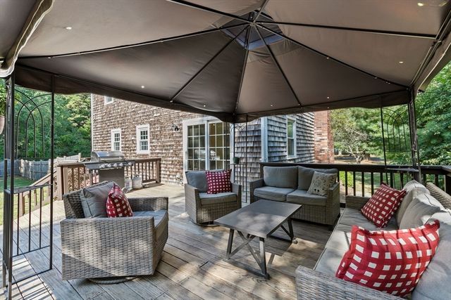 66 Maureen Way, Plymouth, MA 02360