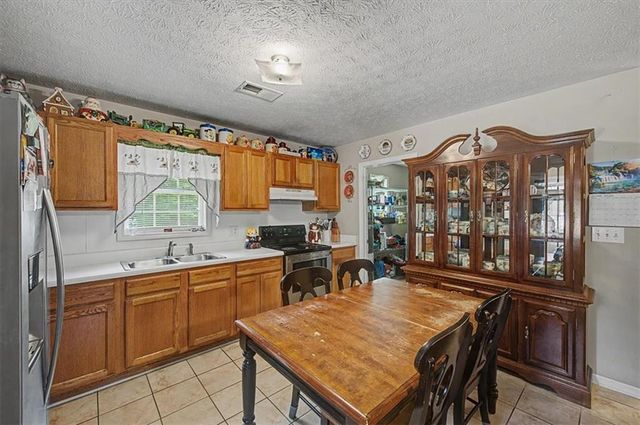 95 Aragon Road, Taylorsville, GA 30178