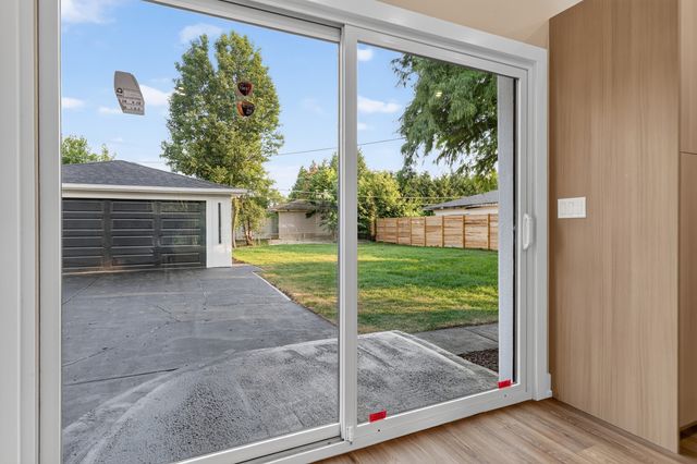 1707 W Martin Lane, Mount Prospect, IL 60056