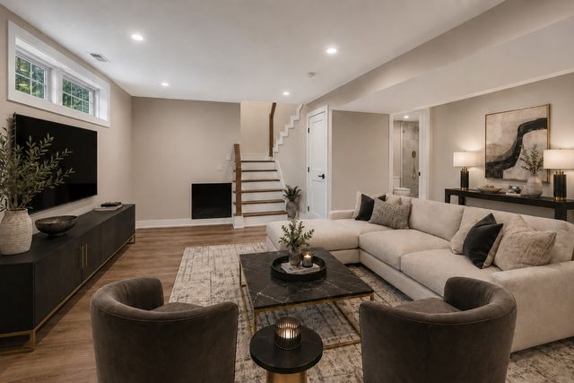 1707 W Martin Lane, Mount Prospect, IL 60056