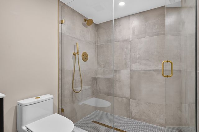 1707 W Martin Lane, Mount Prospect, IL 60056