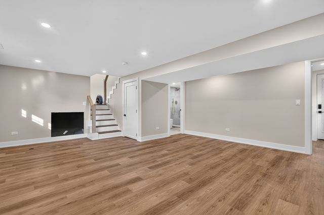 1707 W Martin Lane, Mount Prospect, IL 60056