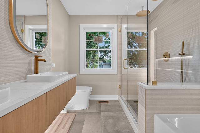 1707 W Martin Lane, Mount Prospect, IL 60056
