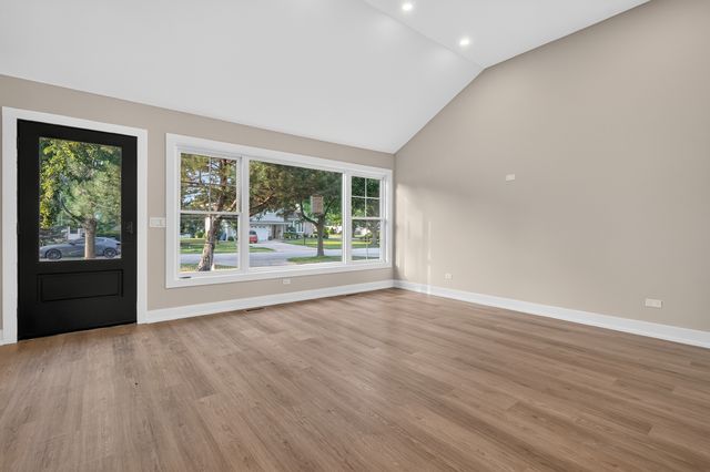 1707 W Martin Lane, Mount Prospect, IL 60056