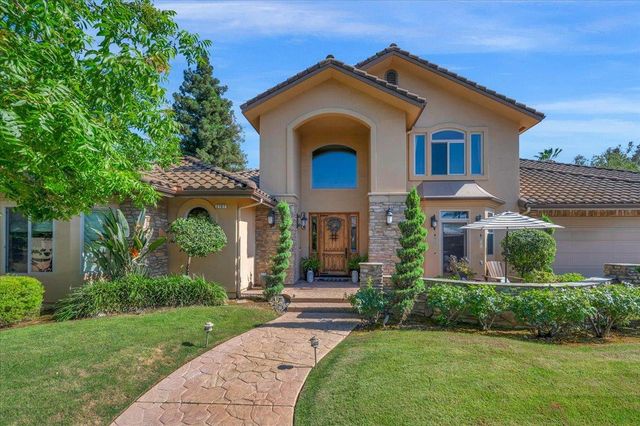 2707 W Menlo Avenue, Fresno, CA 93711