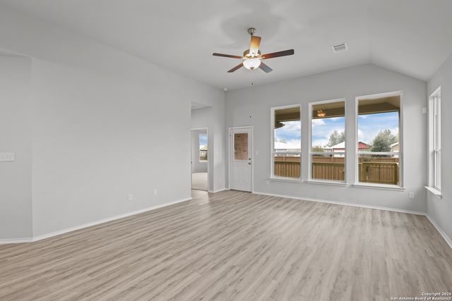 653 Broomsedge St, New Braunfels, TX 78130