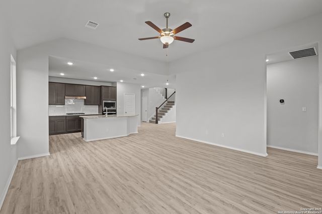 653 Broomsedge St, New Braunfels, TX 78130