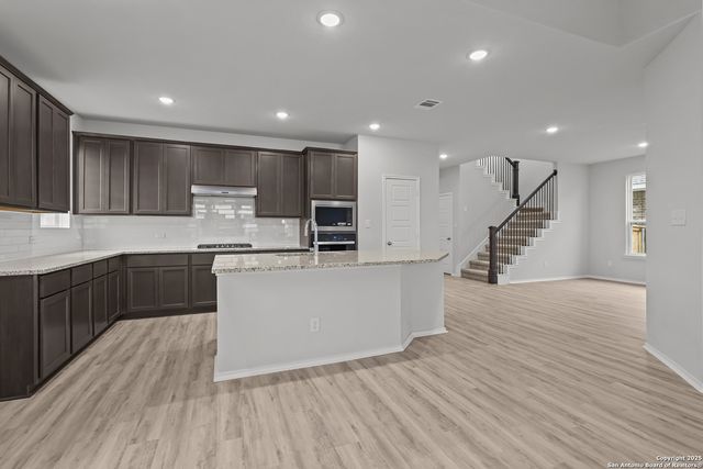 653 Broomsedge St, New Braunfels, TX 78130