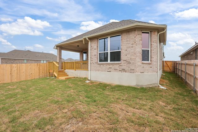 653 Broomsedge St, New Braunfels, TX 78130