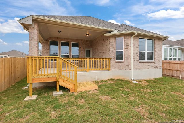 653 Broomsedge St, New Braunfels, TX 78130