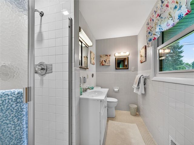 29 Tartarian Circle, Greece, NY 14612
