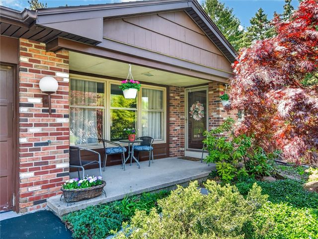 29 Tartarian Circle, Greece, NY 14612