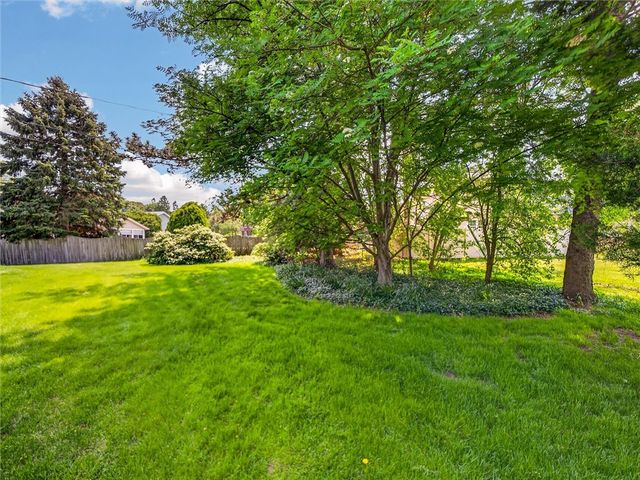 29 Tartarian Circle, Greece, NY 14612