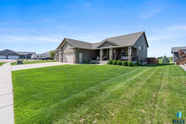 9004 W Gill Cir Circle, Sioux Falls, SD 57106