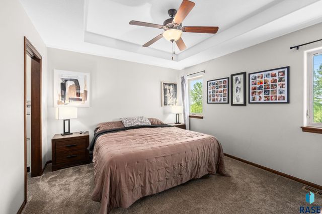 9004 W Gill Cir Circle, Sioux Falls, SD 57106