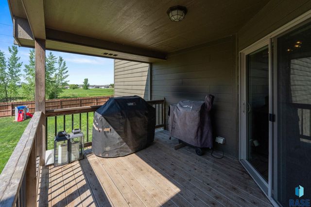 9004 W Gill Cir Circle, Sioux Falls, SD 57106