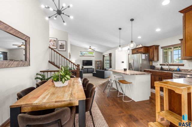 9004 W Gill Cir Circle, Sioux Falls, SD 57106