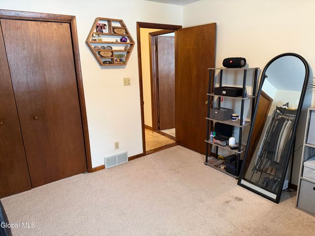 115 Hollywood Road, Amsterdam, NY 12010