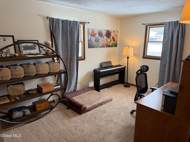 115 Hollywood Road, Amsterdam, NY 12010