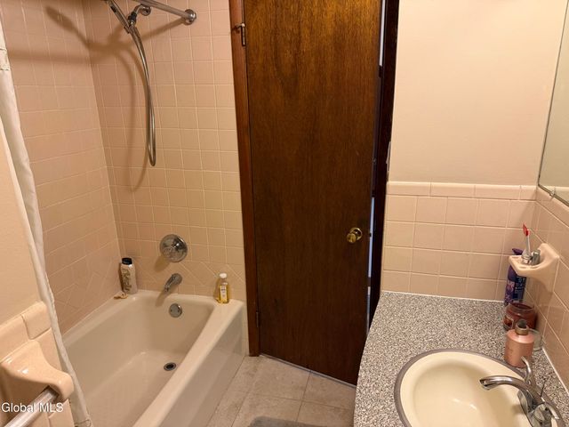 115 Hollywood Road, Amsterdam, NY 12010